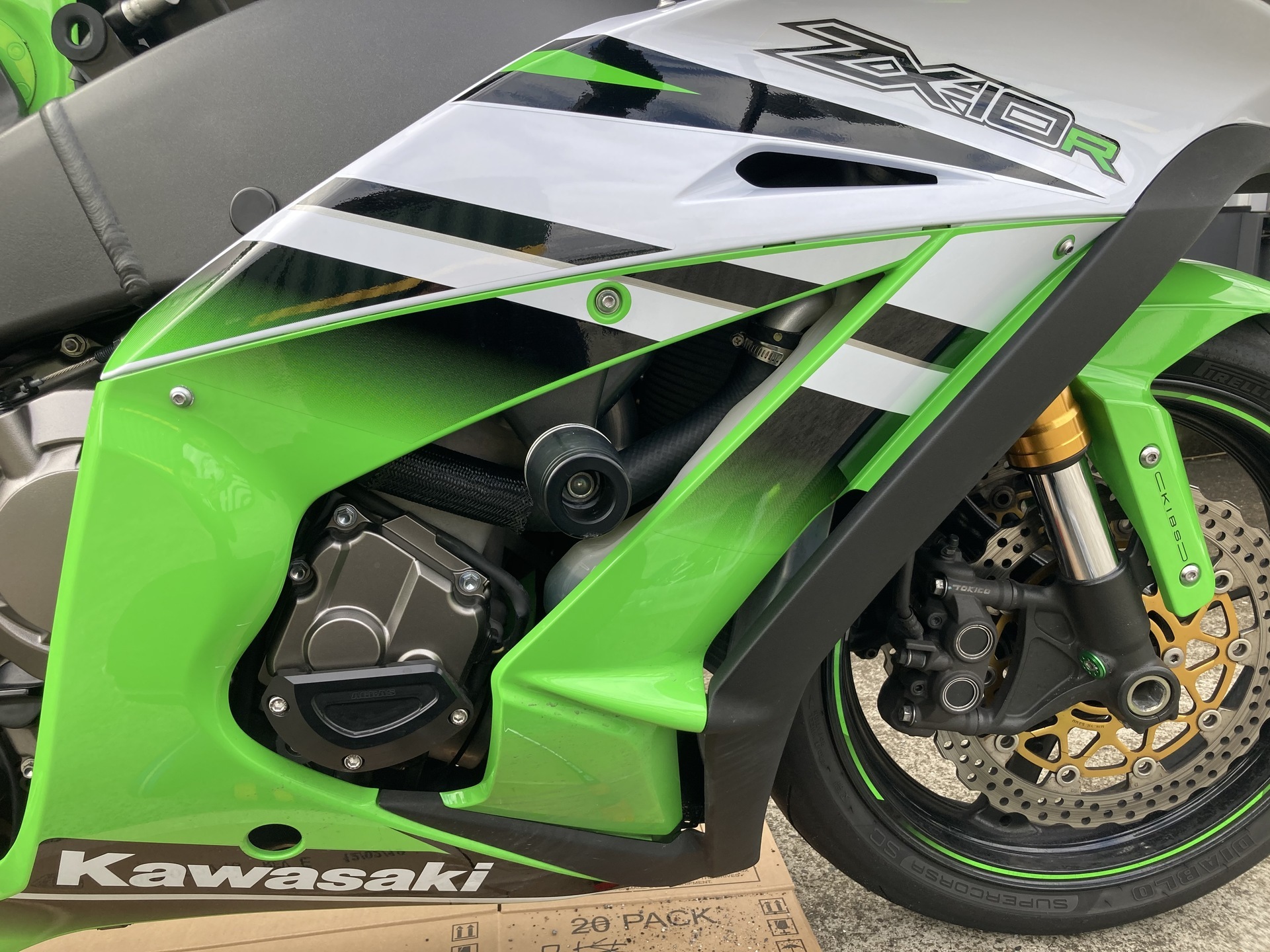 数々のアワードを受賞】 KAWASAKI ZX-10R サーモスタット ZX10R D型 ad