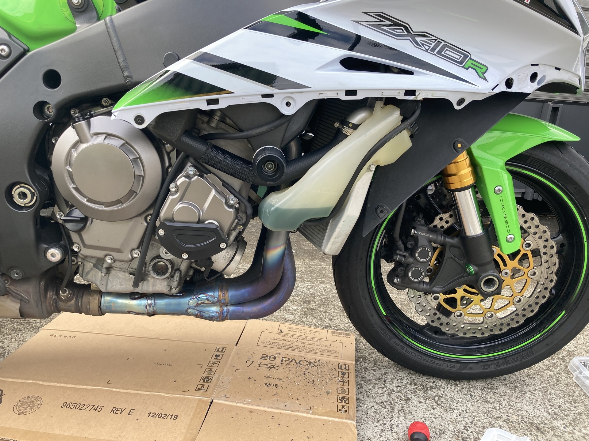 ZX-10R 素人のピカピカ計画② カウル外し編: 5sonlineのバイクとラーメン